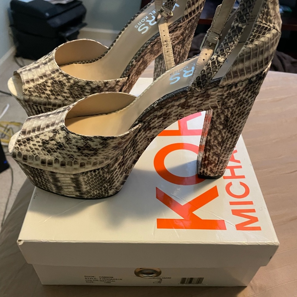 Never worn -KORS by Michael Kors Platform Heels